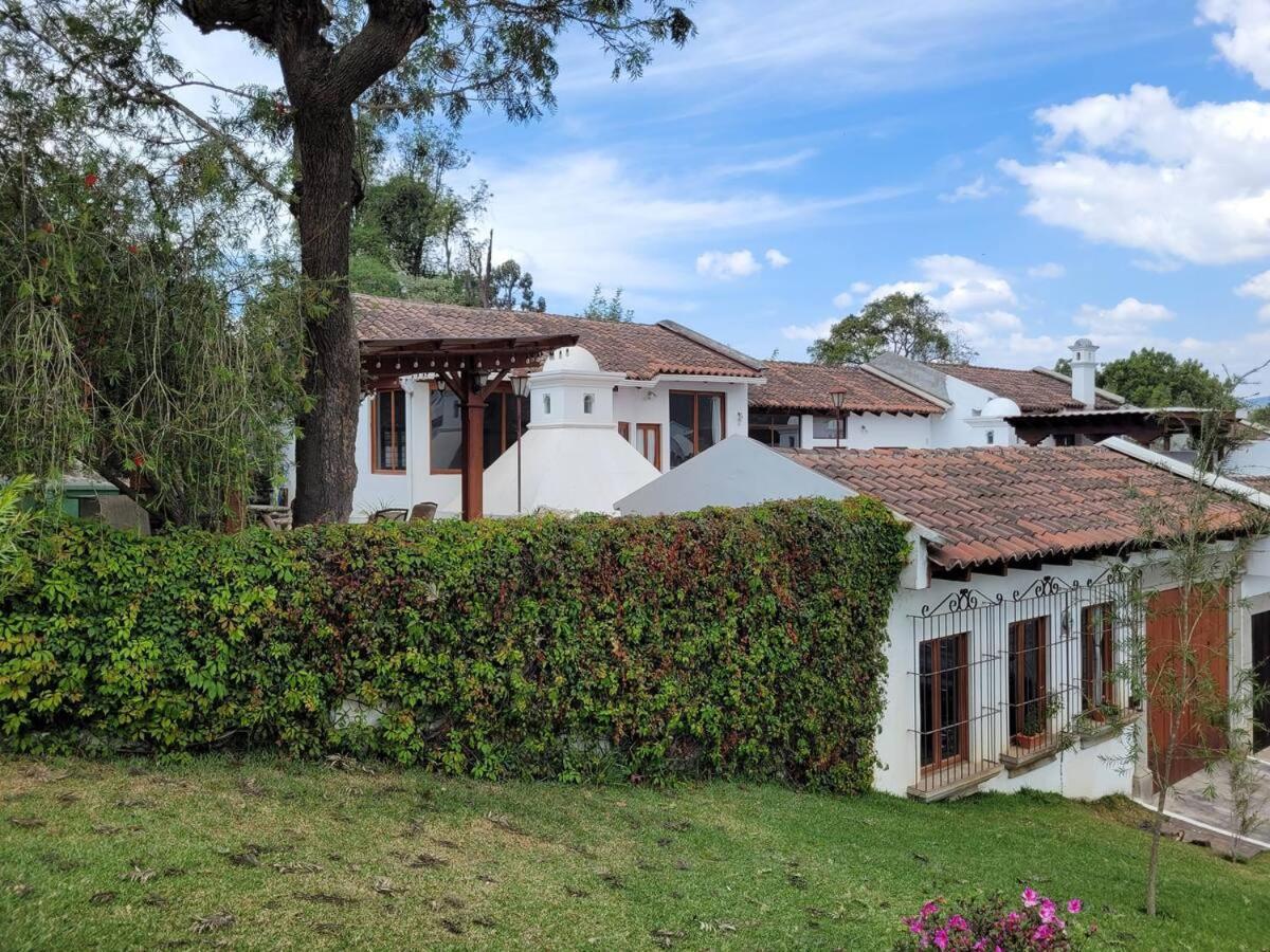 Amplia Casa Antigua Guatemala Con Pergola Y Jardin Villa Exterior photo