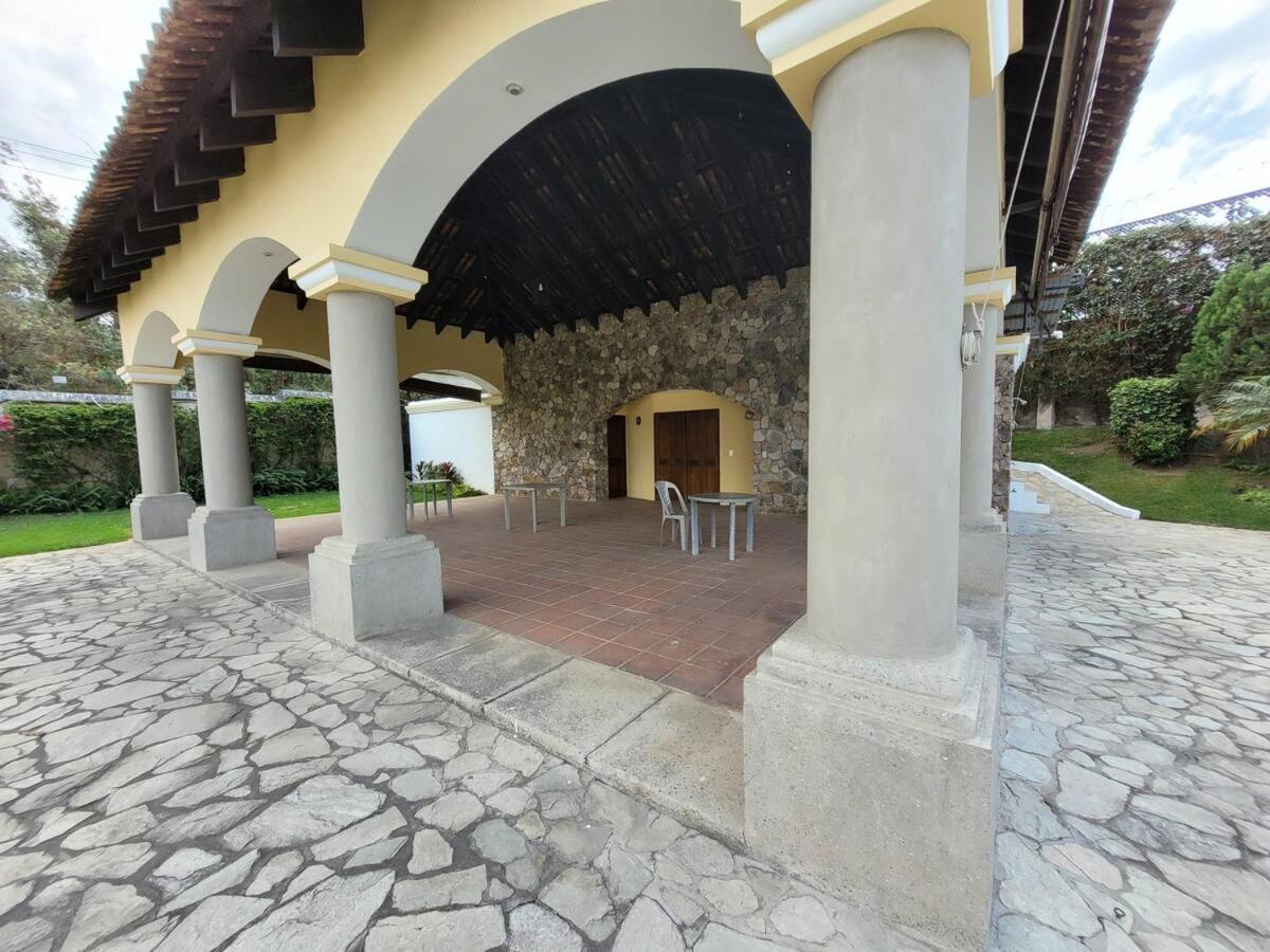 Amplia Casa Antigua Guatemala Con Pergola Y Jardin Villa Exterior photo